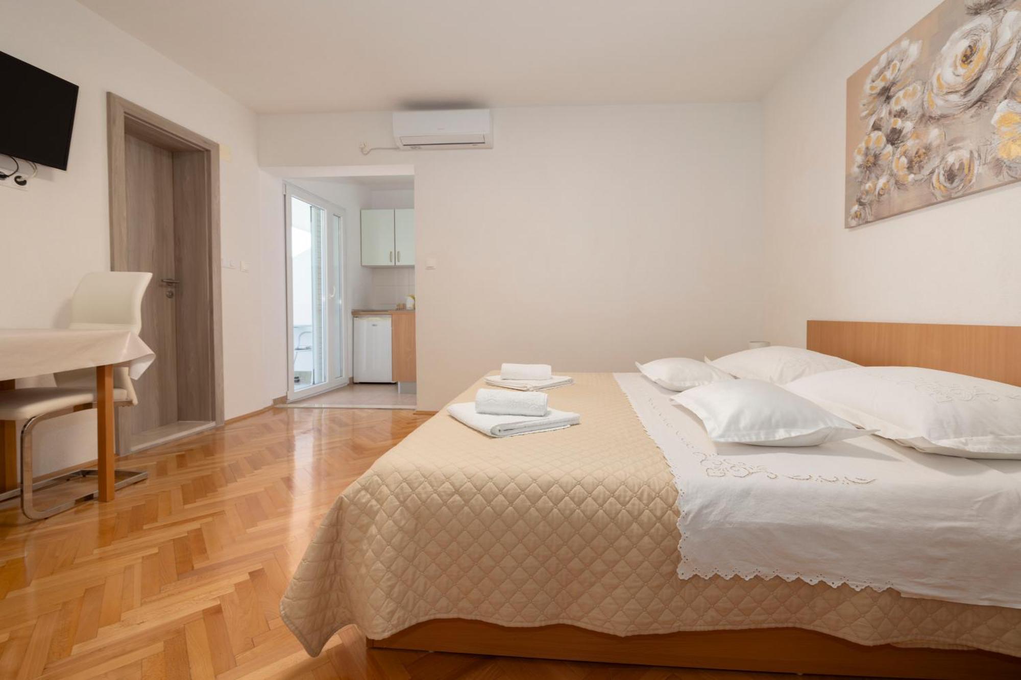 Apartmani Marta Tučepi Exterior foto