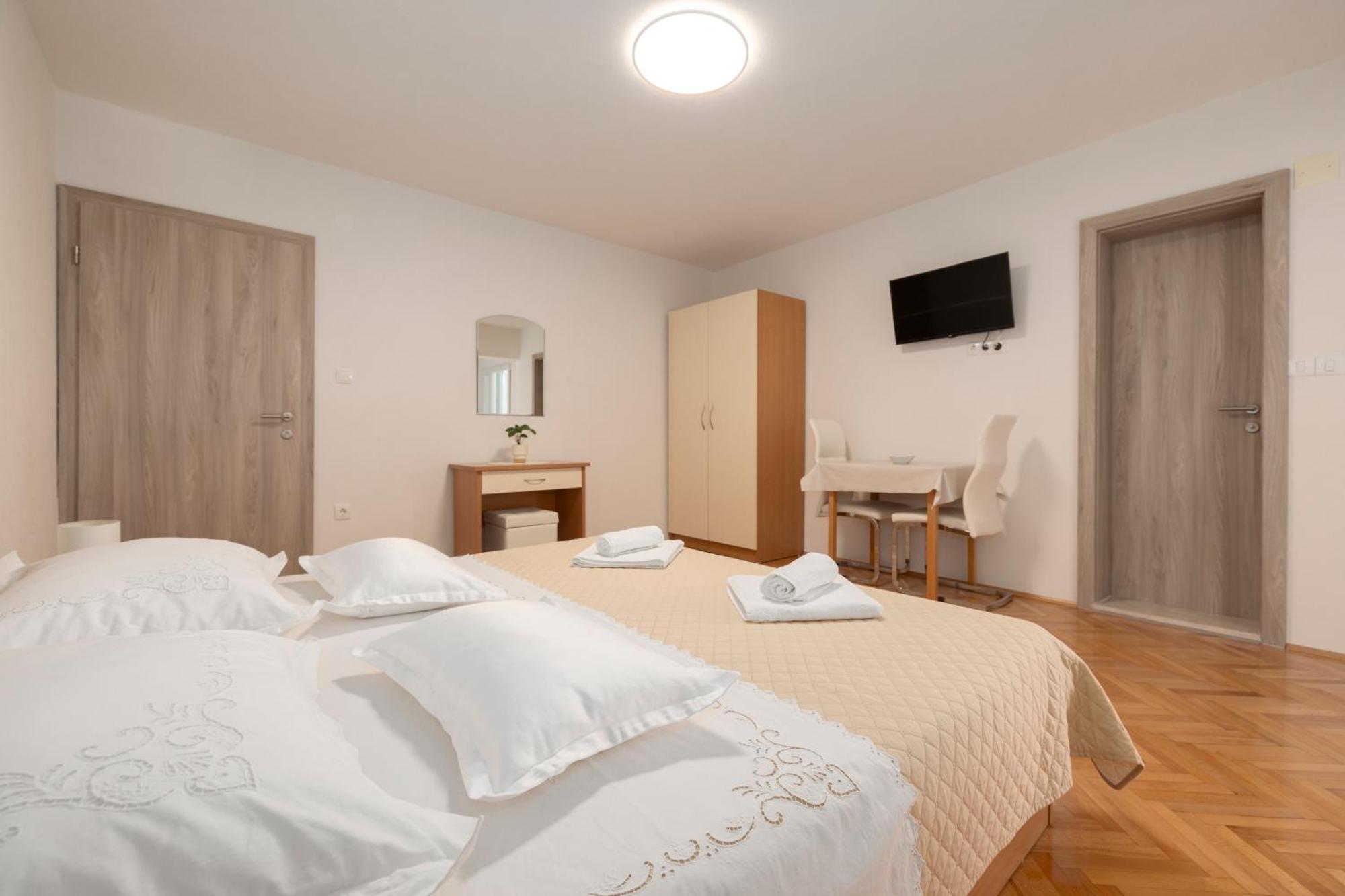 Apartmani Marta Tučepi Exterior foto